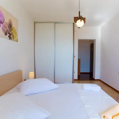 Anteu Guest house Brela