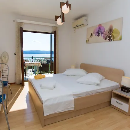 Guest house Anteu Brela